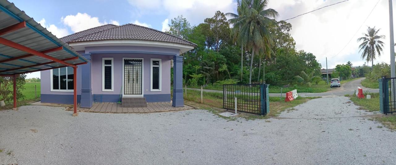 Ummi'S Homestay Kuala Besut Kampong Baru Exterior foto